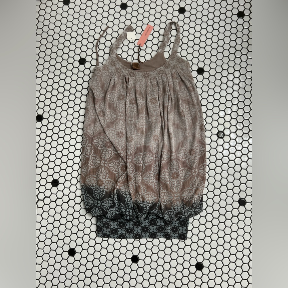 NWT language Los Angeles top size small